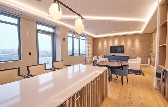 1 bed, 1 bath, 620 sqft, $3,300, Unit 716