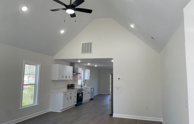 3 BED, 2 BATH NEWLY RENOVATED HOME IN THOMASVILLE!