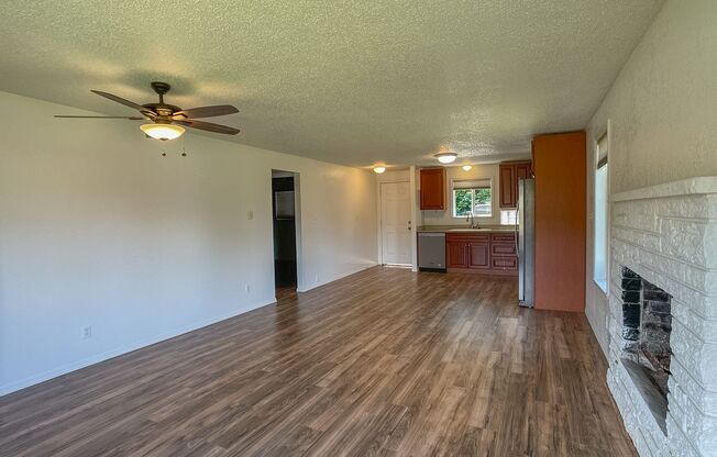 2 beds, 1 bath, $2,095