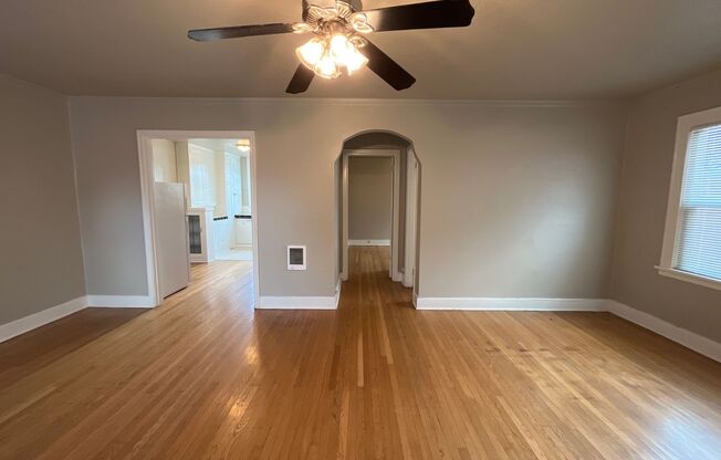 1 bed, 1 bath, $1,595, Unit 16