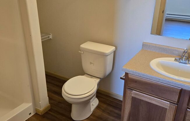 4 beds, 3 baths, $1,895, Unit 112