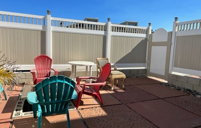 2 beds, 1 bath, $3,200