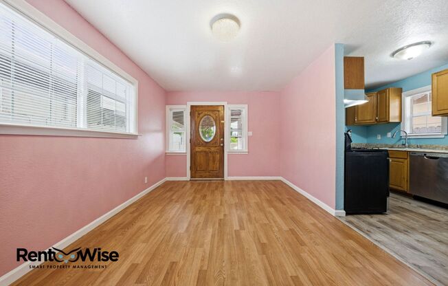 657 HURLINGAME AVE