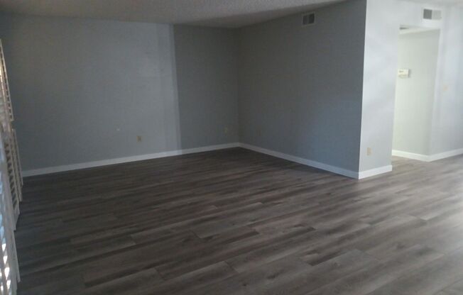 2 beds, 1.5 baths, $1,800, Unit 17