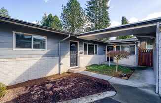 2 Bedroom 1 Bath Duplex *Move in Now & May is Free*
