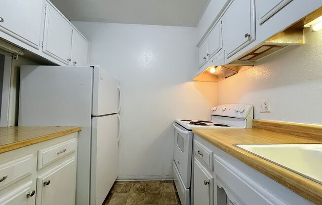 Studio, 1 bath, 400 sqft, $695, Unit Unit 70