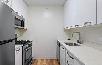 8 VANDERBILT AVE