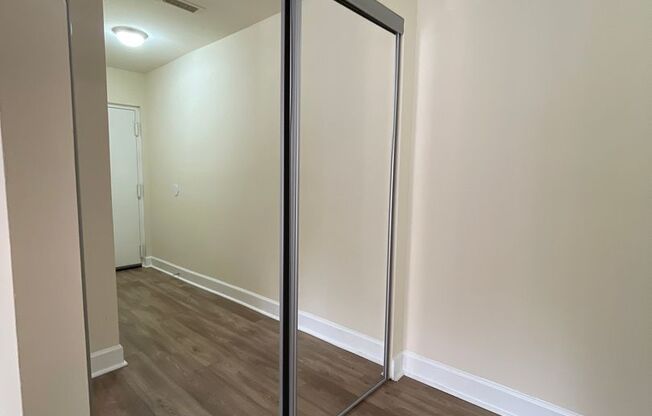 2 beds, 2 baths, 1,000 sqft, $1,875, Unit 14207 #201