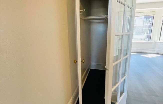 2 beds, 1 bath, 681 sqft, $2,095, Unit 419