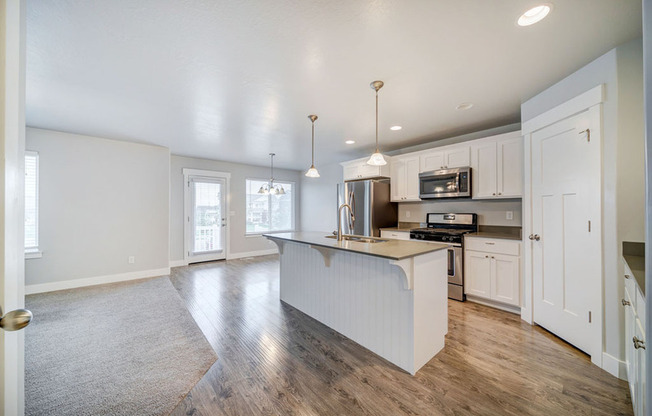 15313 S TARAWA DR
