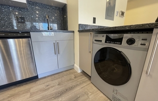 Studio, 1 bath, 500 sqft, $3,100, Unit 405