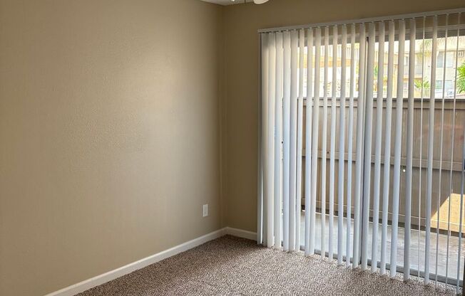 2 beds, 1 bath, $2,150, Unit 24