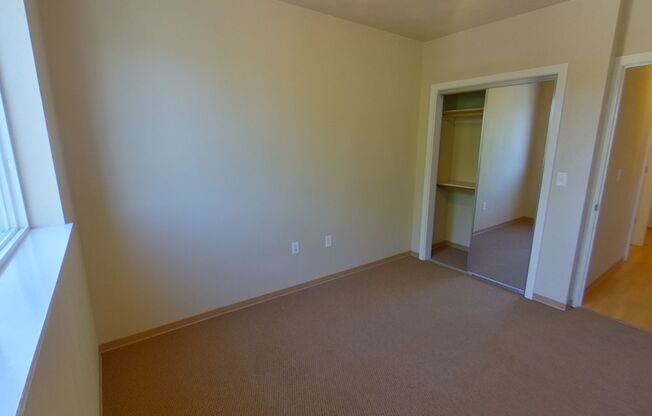 3 beds, 2 baths, 967 sqft, $2,400, Unit 305