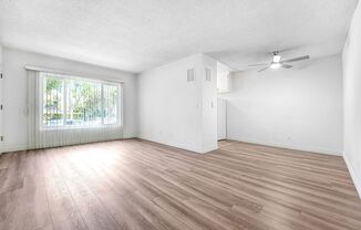 402 Montana Ave in Santa Monica - 4 blocks to the beach!