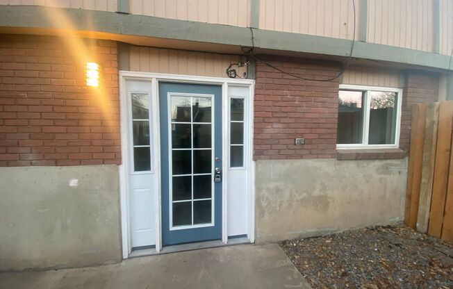 3 beds, 1.5 baths, 1,325 sqft, $2,025, Unit 1817