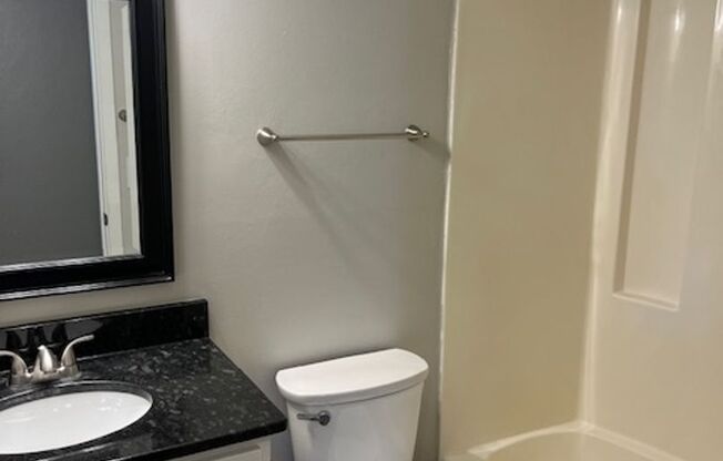 2 beds, 2 baths, 1,073 sqft, $1,595, Unit 3900220 PR