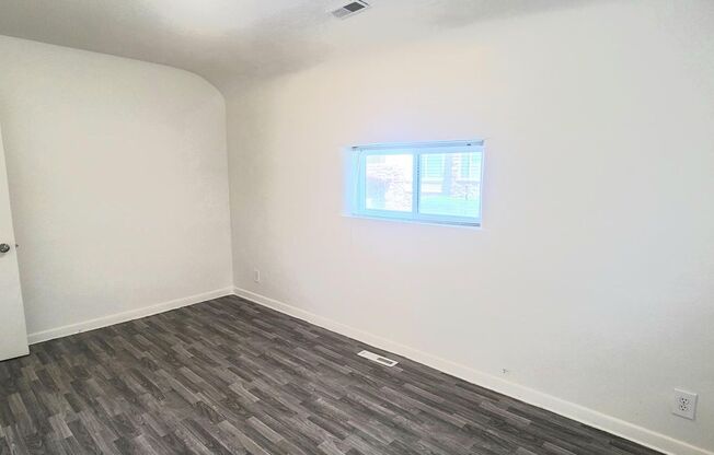 2 beds, 1 bath, 803 sqft, $1,395, Unit S