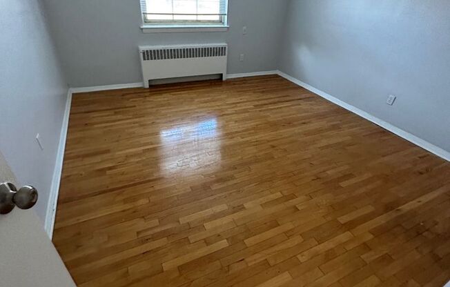 2 beds, 1 bath, 825 sqft, $2,250, Unit S041