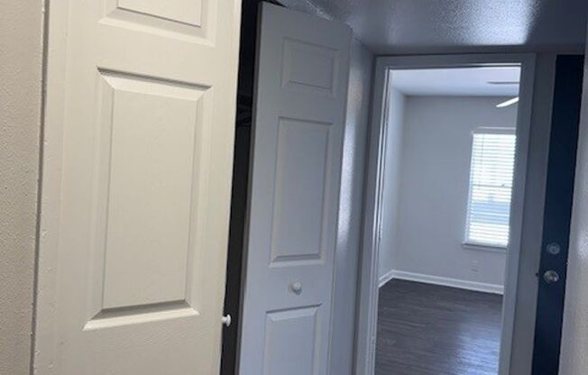 3 beds, 2 baths, 1,256 sqft, $1,500, Unit 09-0902