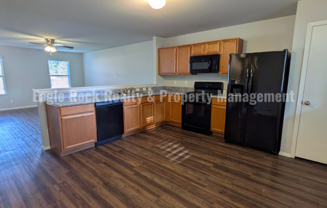 3 beds, 2 baths, $1,700