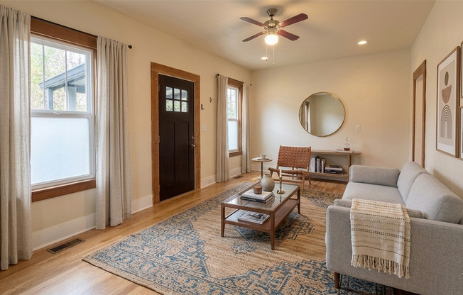 Character-Rich 1912 Home in North Portland – Spacious 2 Bed / 1 Bath