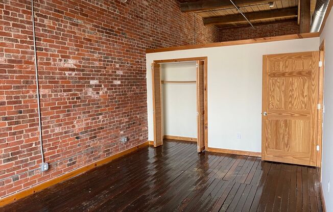 2 beds, 1 bath, 1,200 sqft, $1,750, Unit 1401 WALK UP
