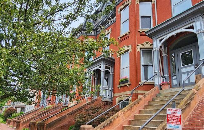 Brownstone charm! 1Bed1bath, first floor brownstone rowhouse condo. Prime location