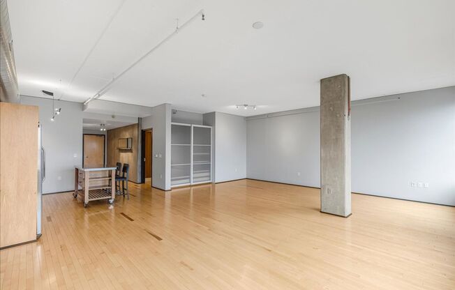 Studio, 1 bath, $2,100