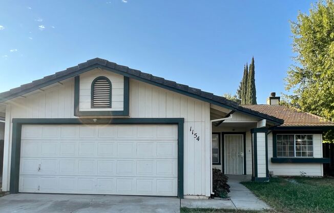 Merced: $2200 4 bed 2 bath single story home with garage and fenced yard, Pet Friendly *