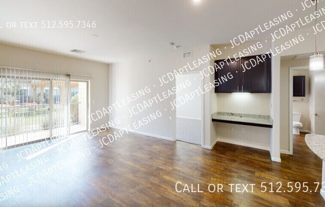 515 E Slaughter Ln