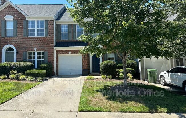 6033 QUEENS WALK CT