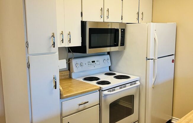 $500 OFF FIRST MONTHS RENT! Spacious 2-bedroom, 2-bath condo!