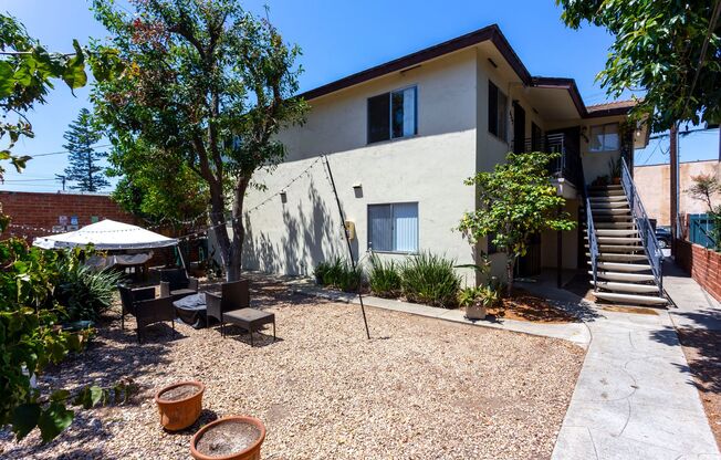 Charming 2 Bedroom in Pacific Beach with Parking!