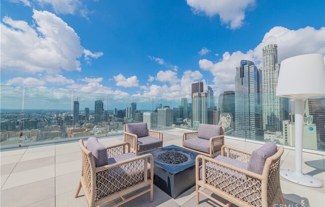 2 beds, 2 baths, 1,039 sqft, $3,700, Unit 1803