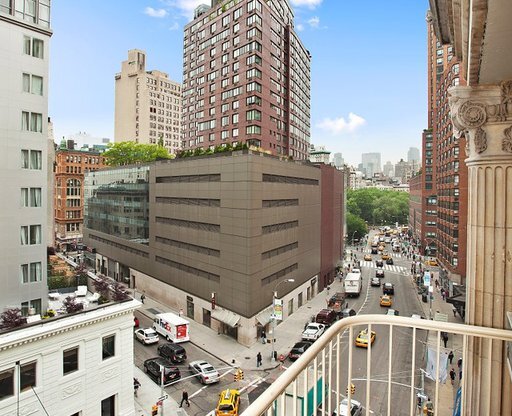 2 beds, 1 bath, $6,100, Unit 6C