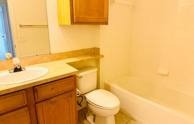 2 beds, 2 baths, $1,750, Unit Unit 112