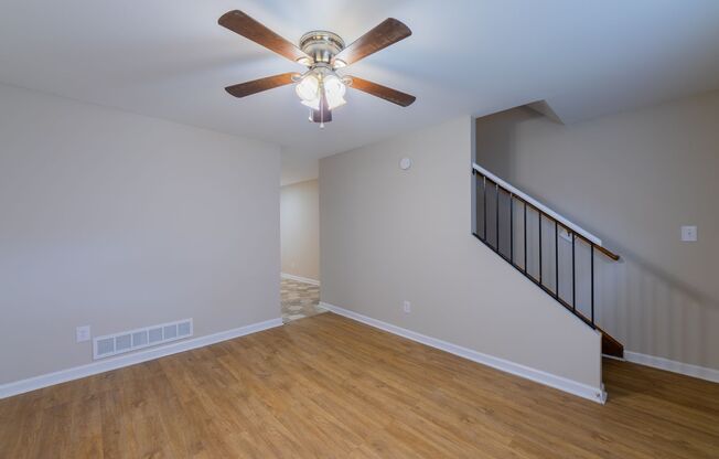 3 beds, 2 baths, 1,300 sqft, $1,825, Unit 666FPL