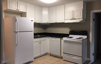 2 beds, 1 bath, $1,300