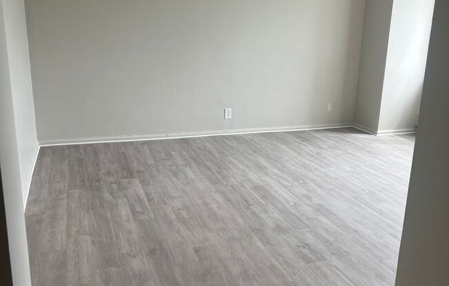 Studio, 1 bath, 400 sqft, $1,200, Unit 702