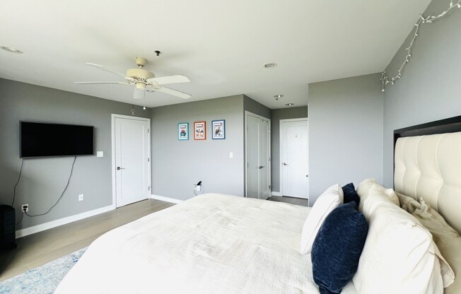 1 bed, 1 bath, 857 sqft, $3,400, Unit 5-5S