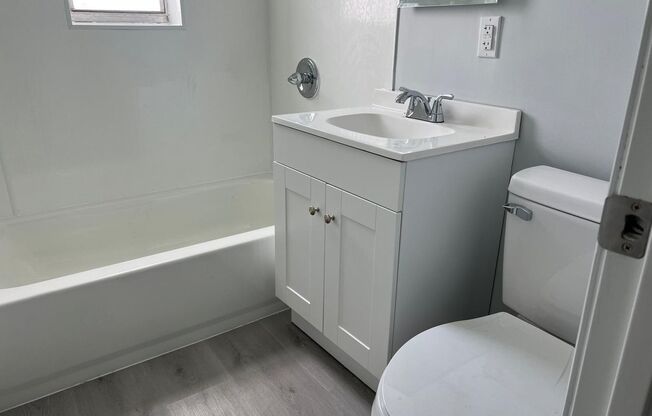 2 beds, 1 bath, 750 sqft, $1,800, Unit 5300-17
