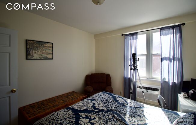 2 beds, 1 bath, $3,600, Unit 4A