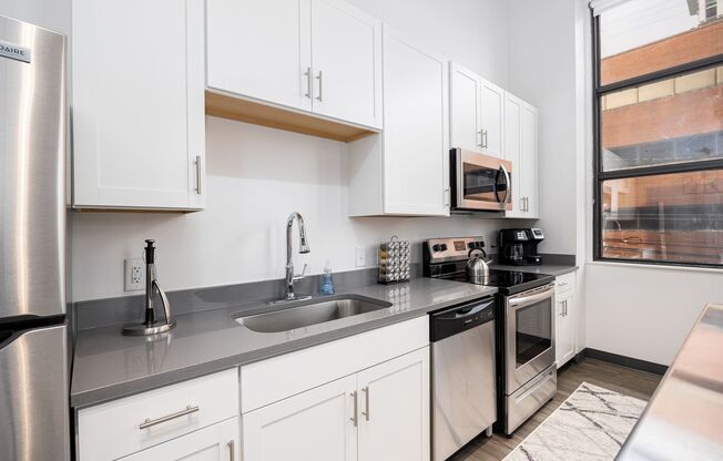 Studio, 1 bath, 605 sqft, $1,230, Unit 301