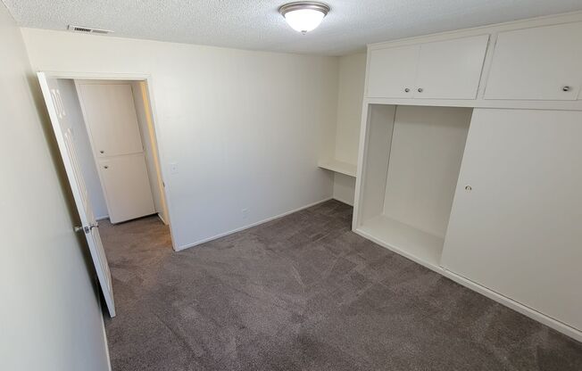 2 beds, 1 bath, 900 sqft, $1,950, Unit 12