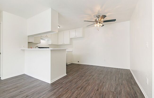 1 bed, 1 bath, 799 sqft, $2,000, Unit 117