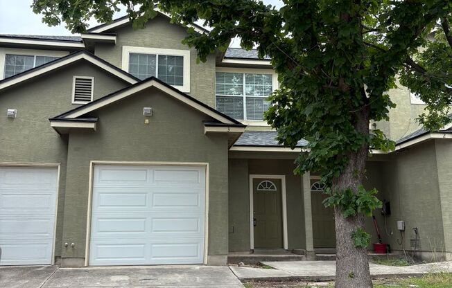 Newly Renovated Town-home- Northwest San Antonio