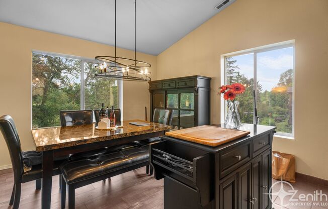 2 beds, 2 baths, $2,195, Unit # Z 276
