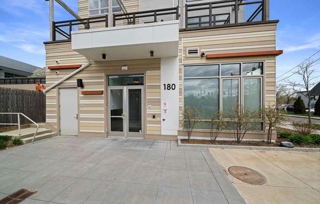1 bed, 1 bath, 662 sqft, $3,200, Unit 403