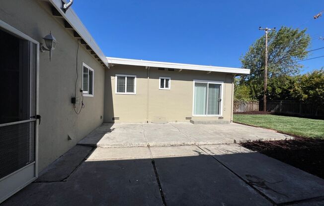 3 beds, 1 bath, $3,600