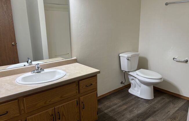 2 beds, 1 bath, $1,225, Unit 2409-10
